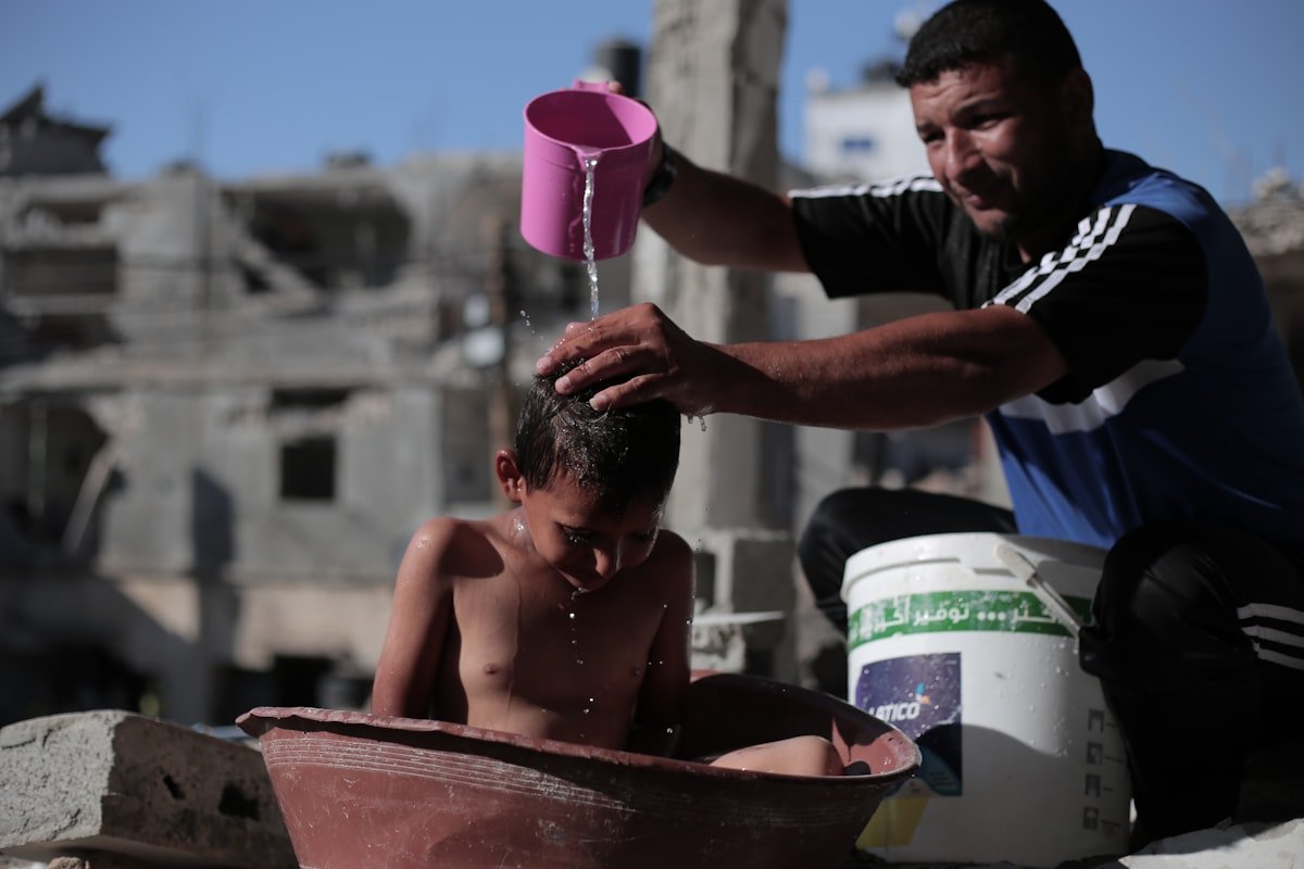 news agencies warn journalists in Gaza at risk of starvation - After the war on Gaza and after their homes were demolished, the Palestinian citizens try to live their normal lives from the rubble of their homes, which contained beautiful and wonderful memories.