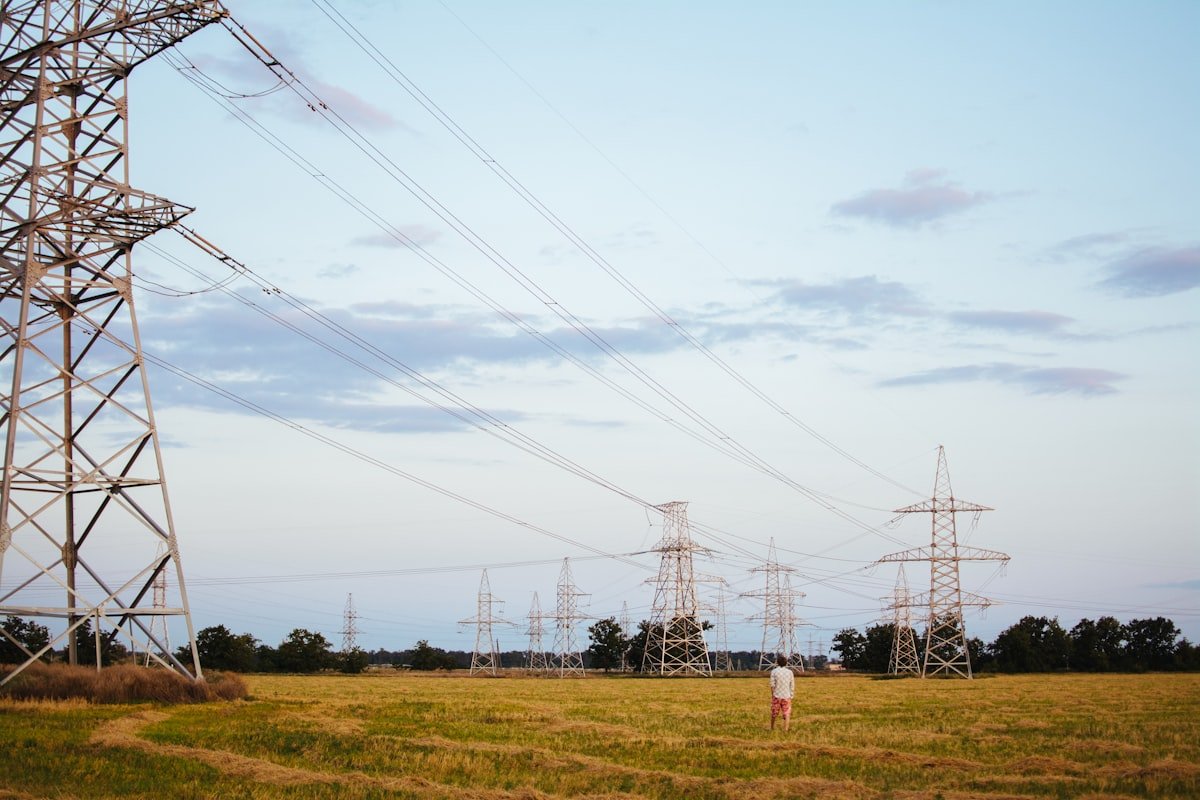 A new all-electric town in Kent has a deal to supply power back to the grid - None
