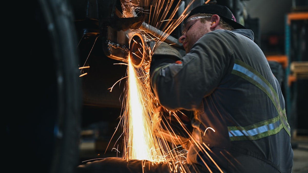 AI Leading to Thousands of Job Losses, Report Finds - Into the grind