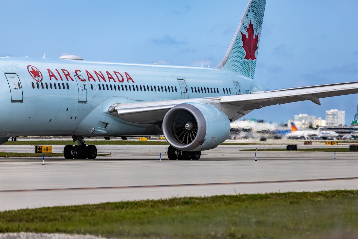 Dubai travellers tell of days in limbo due to Air Canada strikes - AirCanada, Airport KFLL