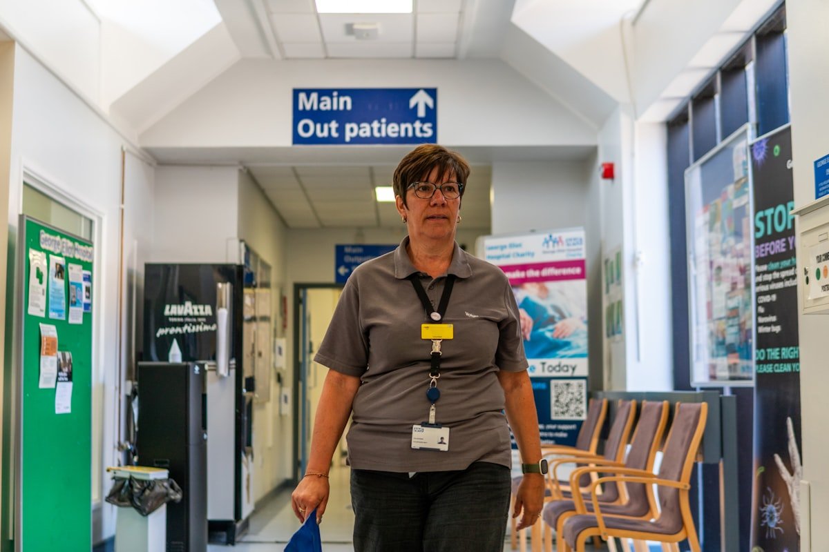 Patients in England given more access to crucial health checks out of hours - Volunteers in hospital