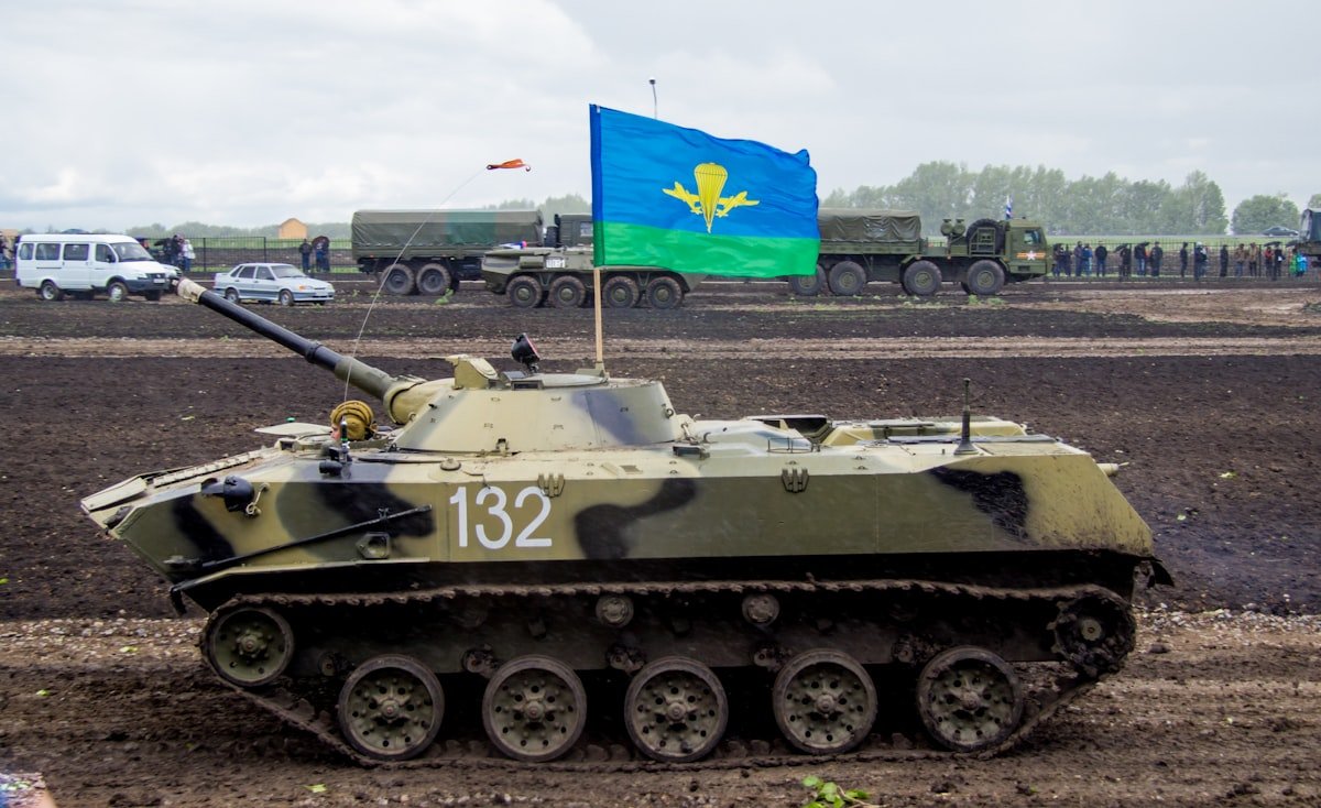 UK axes plan to deploy 30,000 troops in Ukraine after Putin's warning - None